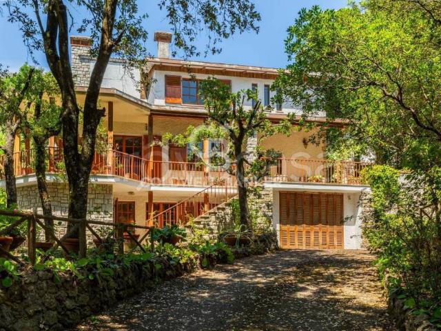 Villa Indipendente in vendita a Chiugiana, Corciano