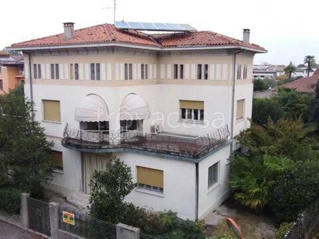 Villa Indipendente in vendita a Pordenone, Friuli-Venezia Giulia