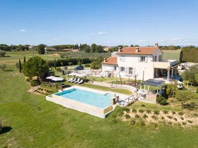 Villa Indipendente in vendita a Montecchio, Cortona
