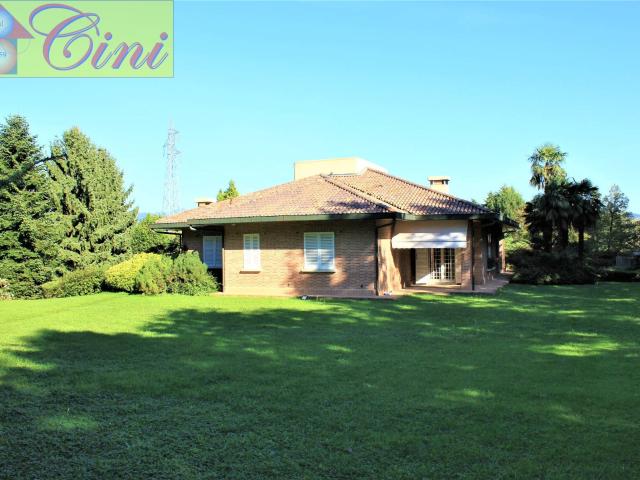 Villa Indipendente in vendita a Costa Masnaga, Lombardia