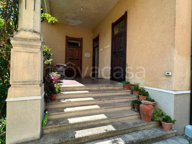 Villa Indipendente in vendita a Zona Castello, Cremona