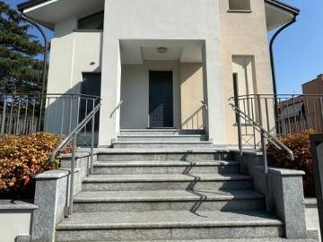 Villa Indipendente in vendita a Cuggiono, Lombardia