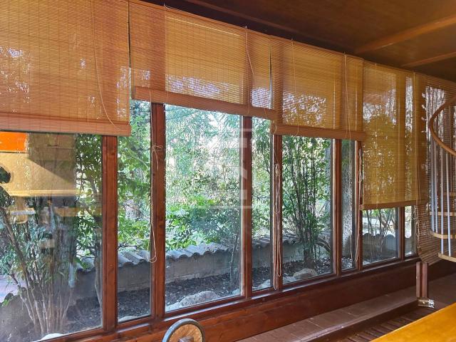 Villa Indipendente in vendita a Rivoltella del Garda, Desenzano Del Garda