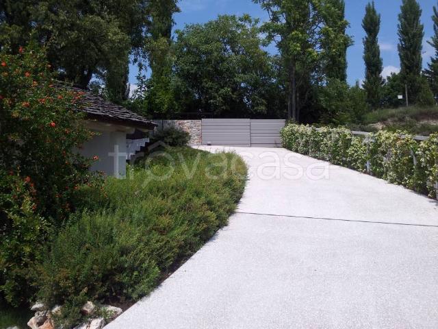 Villa Indipendente in vendita a Bornade di Sotto, Desenzano Del Garda