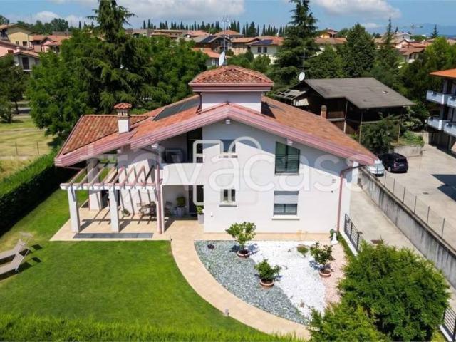 Villa Indipendente in vendita a Rivoltella del Garda, Desenzano Del Garda