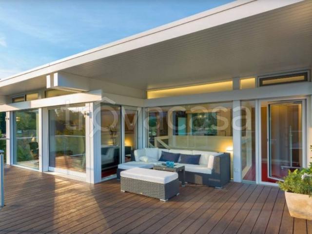 Villa Indipendente in vendita a San Pietro, Desenzano Del Garda