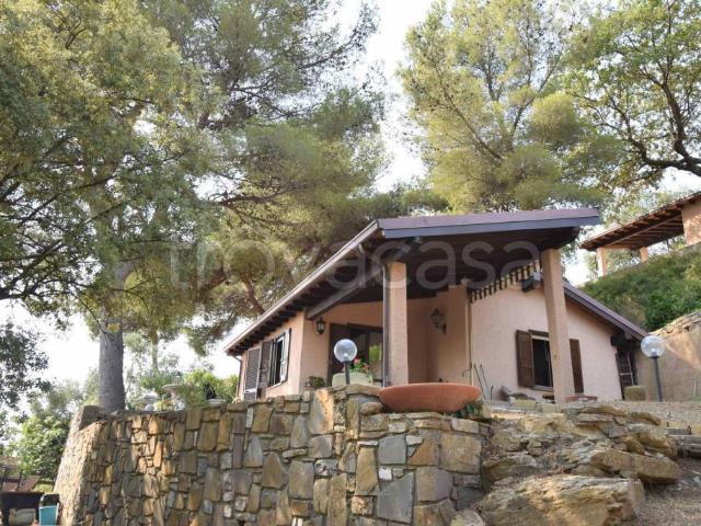 Villa Indipendente in vendita a Diano Arentino, Liguria