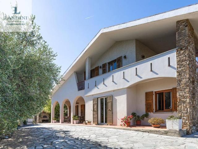 Villa Indipendente in vendita a Diano Calderina, Diano Marina