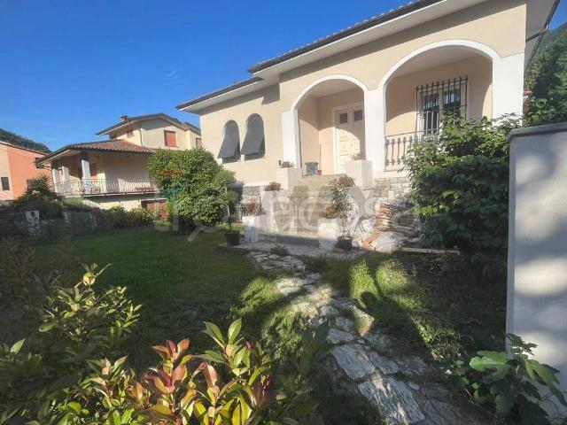 Villa Indipendente in vendita a Diecimo, Borgo a Mozzano