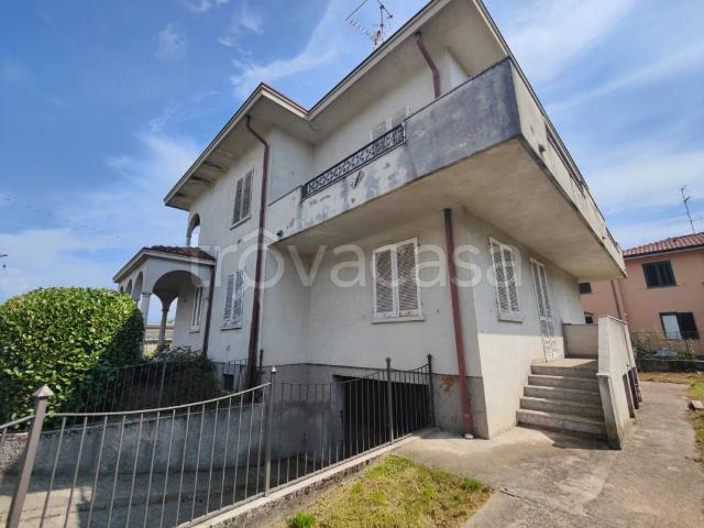 Villa Indipendente in vendita a Dolzago, Lecco