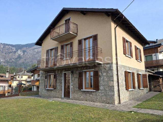 Villa Indipendente in vendita a Dorga, Castione Della Presolana