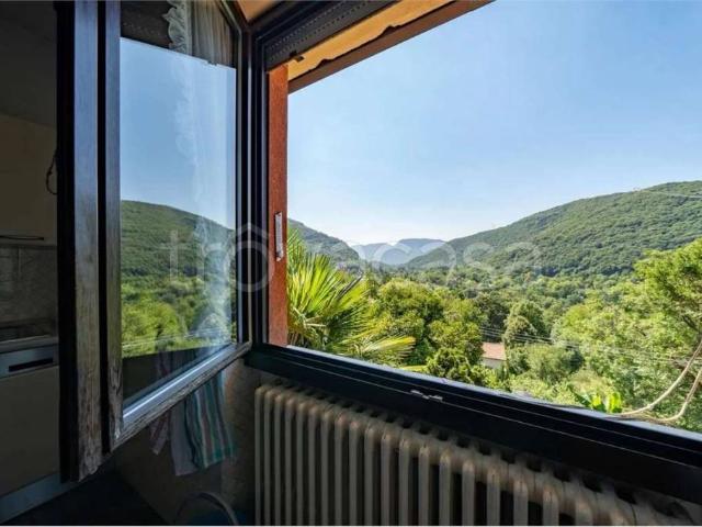 Villa Indipendente in vendita a Due Cossani, Dumenza