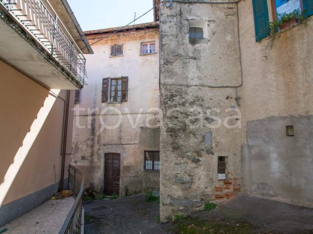 Villa Indipendente in vendita a Due Cossani, Dumenza
