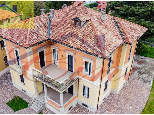 Villa Indipendente in vendita a Eupilio, Lombardia