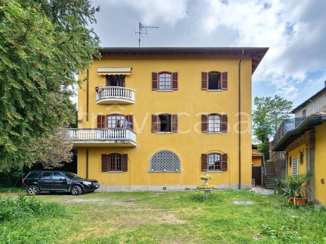 Villa Indipendente in vendita a Eupilio, Lombardia