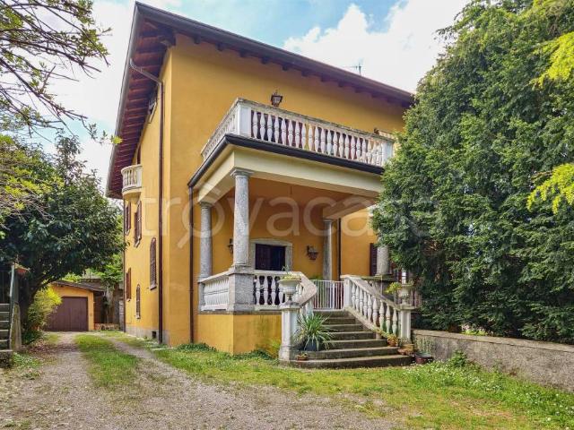 Villa Indipendente in vendita a Eupilio, Lombardia