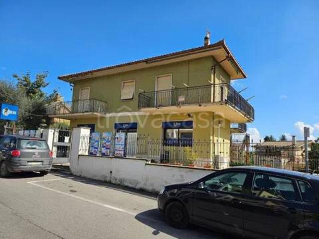 Villa Indipendente in vendita a Fabrica Di Roma, Lazio