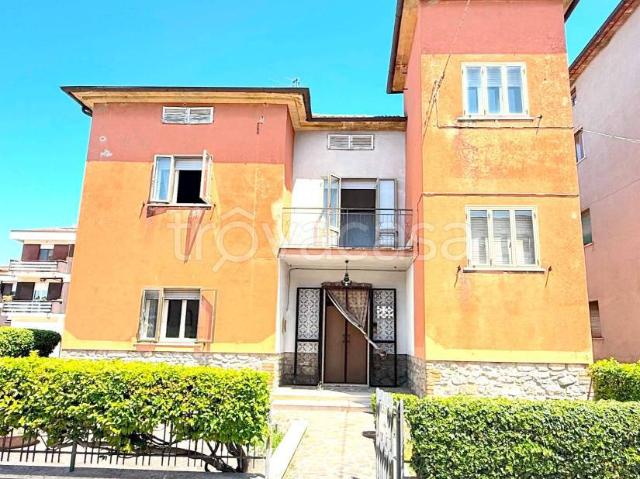 Villa Indipendente in vendita a Fabro, Umbria