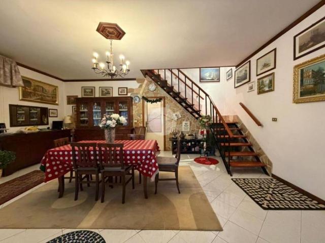 Villa Indipendente in vendita a Campomaggiore, Fara Sabina
