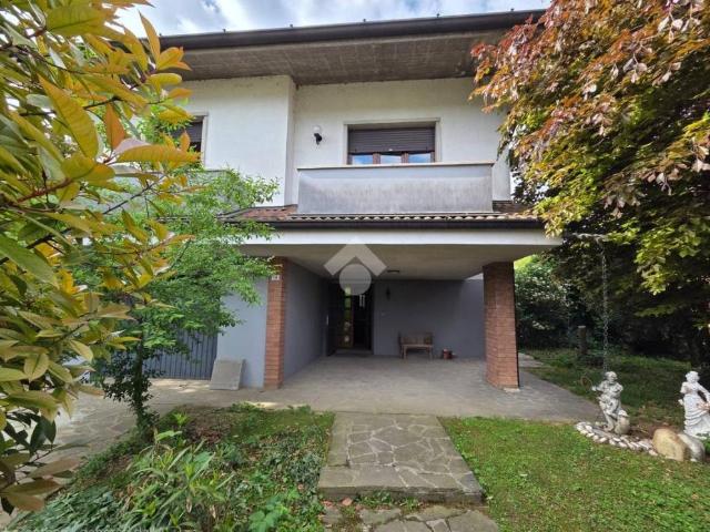 Villa Indipendente in vendita a Fara Olivana, Lombardia