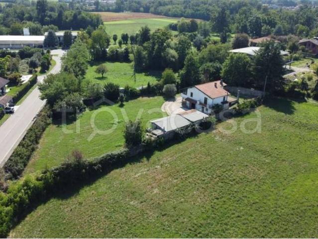 Villa Indipendente in vendita a Contrada Moro, Fenegrò