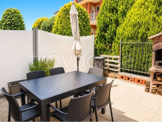 Villa Indipendente in vendita a Fenegrò, Lombardia