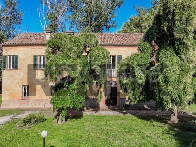 Villa Indipendente in vendita a Ferrara, Reggio Emilia