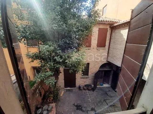Villa Indipendente in vendita a Centro cittadino, Ferrara