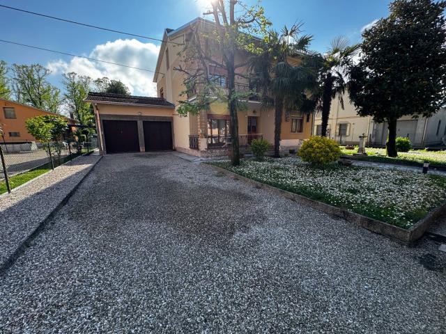 Villa Indipendente in vendita a Unione Comuni Modenesi Area Nord, Finale Emilia