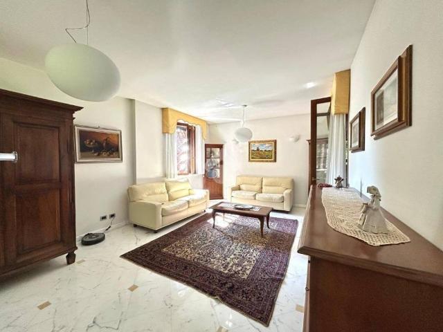 Villa Indipendente in vendita a Fiorenzuola d'Arda, Piacenza
