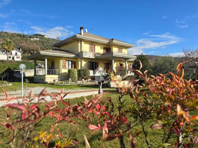 Villa Indipendente in vendita a Fiuggi, Lazio