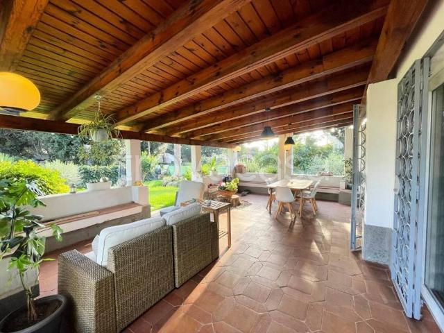 Villa Indipendente in vendita a Fregene, Roma Capitale