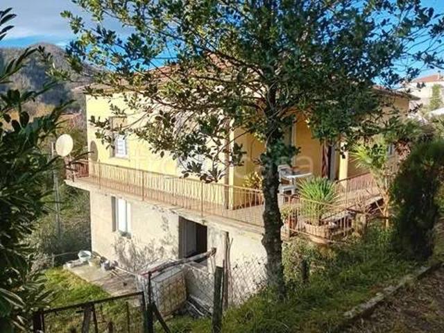 Villa Indipendente in vendita a Unione di comuni Montana Lunigiana, Fivizzano