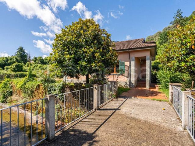 Villa Indipendente in vendita a Piana Battolla, Follo