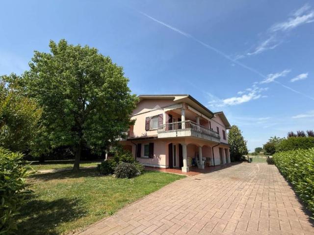 Villa Indipendente in vendita a Unione di Comuni della Romagna Forlivese, Quattro