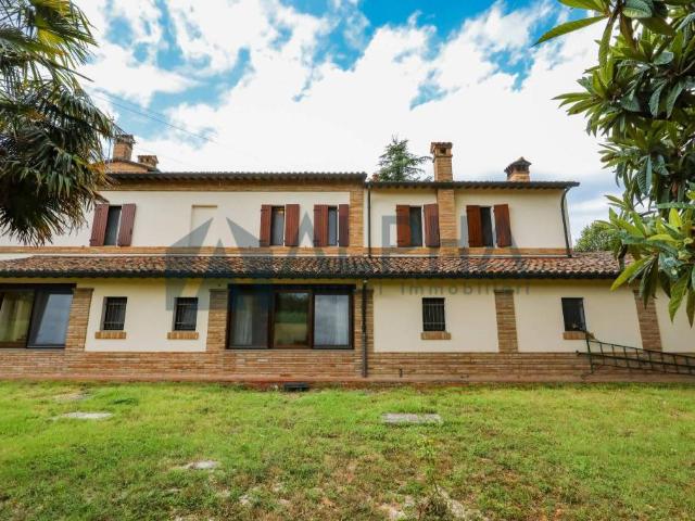Villa Indipendente in vendita a Unione di Comuni della Romagna Forlivese, Quattro