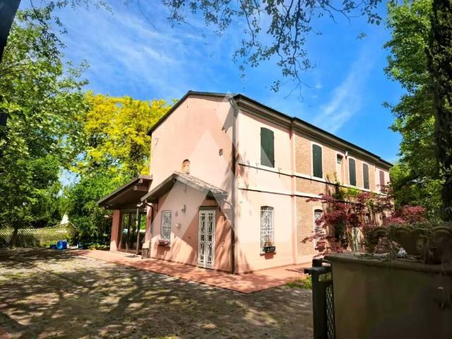Villa Indipendente in vendita a Unione di Comuni della Romagna Forlivese, Quattro