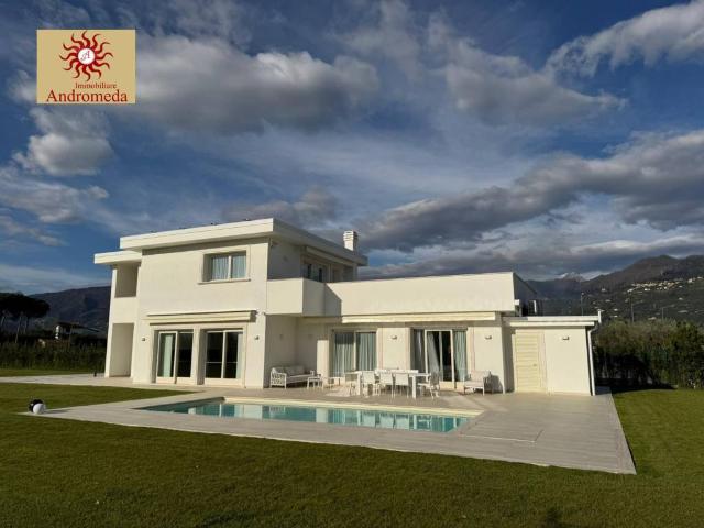 Villa Indipendente in vendita a Vaiana, Forte Dei Marmi