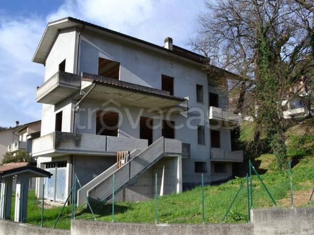 Villa Indipendente in vendita a Fossombrone, Pesaro e Urbino