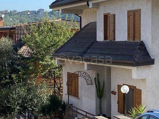 Villa Indipendente in vendita a Frosinone, Lazio