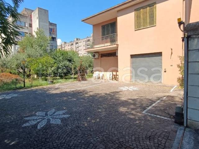 Villa Indipendente in vendita a Frosinone, Lazio