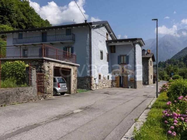 Villa Indipendente in vendita a Gandellino, Lombardia