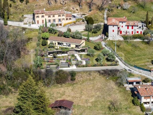 Villa Indipendente in vendita a Navazzo, Gargnano