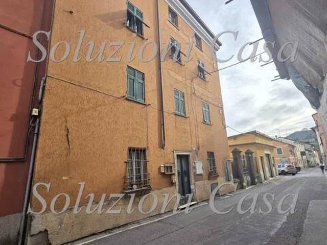 Villa Indipendente in vendita a Gavi, Alessandria