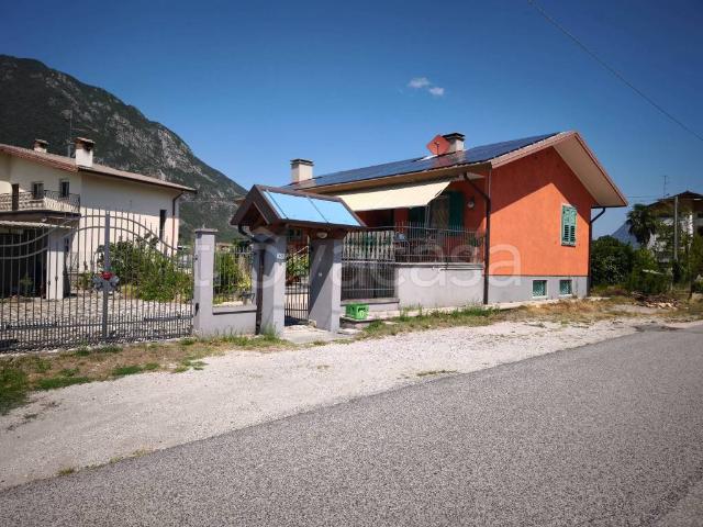 Villa Indipendente in vendita a Gemona Del Friuli, Friuli-Venezia Giulia