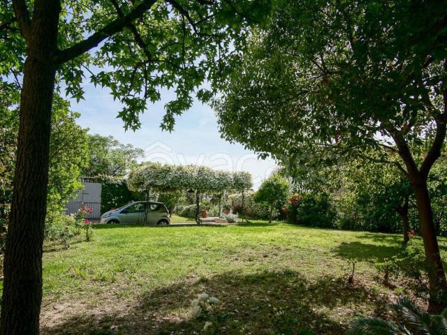Villa Indipendente in vendita a Centro Est, Serra Riccò