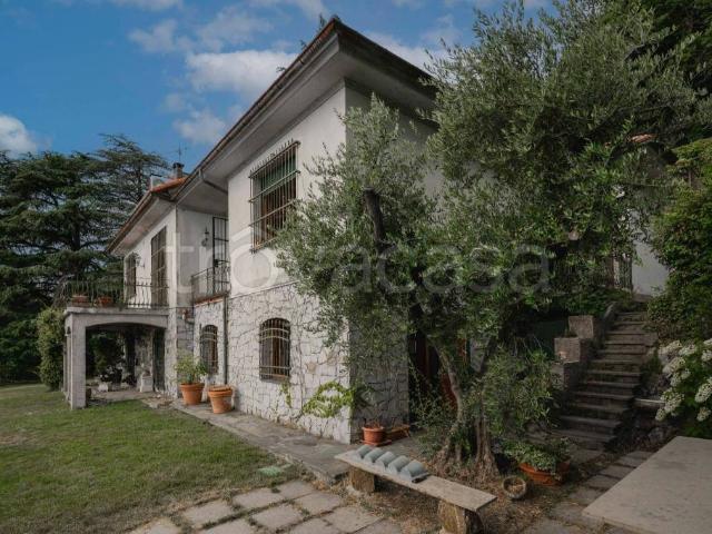 Villa Indipendente in vendita a Levante, Serra Riccò
