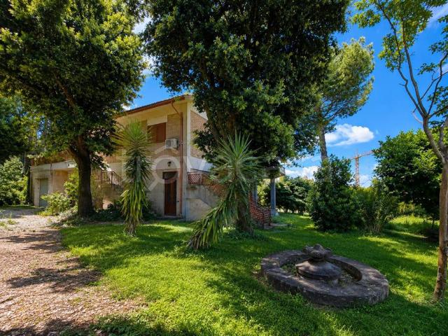 Villa Indipendente in vendita a Montecagnoletto, Roma Capitale