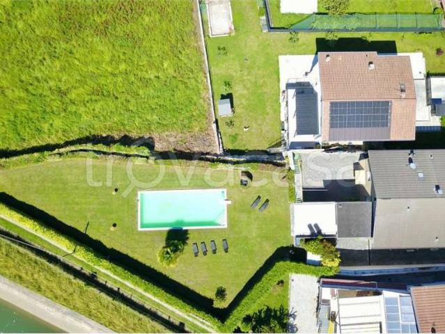 Villa Indipendente in vendita a Comunità montana della valle Camonica, Gianico