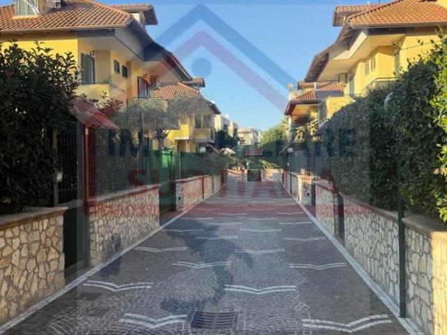 Villa Indipendente in vendita a Giugliano In Campania, Campania